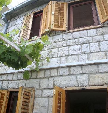 Ferienhaus in Rijeka Rezevici (Montenegro) oder Ferienwohnung oder Ferienhaus