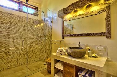 Villa in Seririt (Bali) oder Ferienwohnung oder Ferienhaus