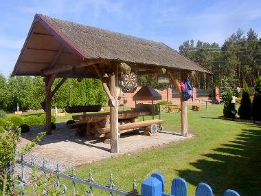 DAS FRHSCHTCK UNG GRIL PLATZ