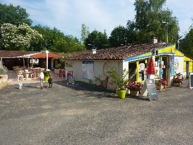 Chalet in LA CHAPELLE AUBAREIL (Dordogne) oder Ferienwohnung oder Ferienhaus