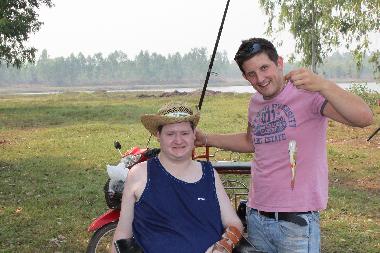 Ausflug an den See um zu fischen mit Baan Sanploen.