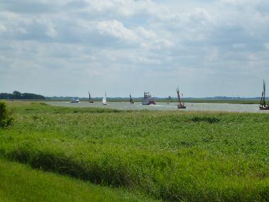 Zeesboote im Zingster Strom