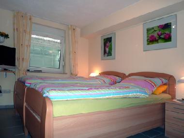 Schlafzimmer 1