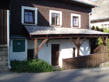 Privaten Skikeller mit direktem Anschluss auf der Strasse