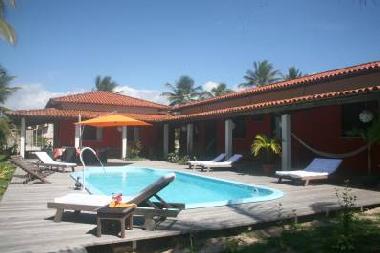 Terasse mit Pool und Blick auf das Meer