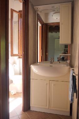 das "zweigeteilte" Badezimmer