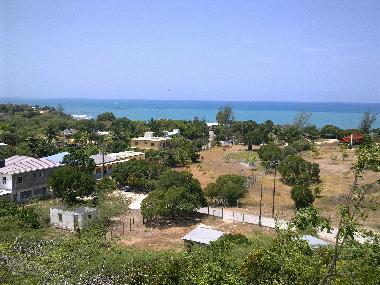BillysBay mit Blick auf das Irie Rest Guesthouse und die Karibik