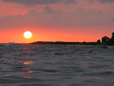 have you ever seen the sun melting with the ocean?