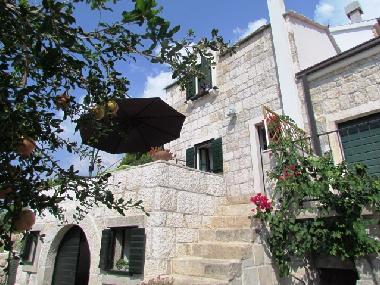 Villa in TUČEPI (Splitsko-Dalmatinska) oder Ferienwohnung oder Ferienhaus