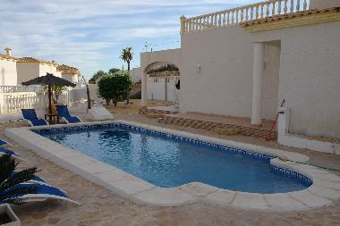 Villa in El Campello (Alicante / Alacant) oder Ferienwohnung oder Ferienhaus