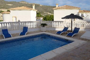 Villa in El Campello (Alicante / Alacant) oder Ferienwohnung oder Ferienhaus