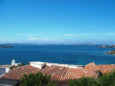 weiterer Meerblick, links Inselgruppe der Maddalena, rechts Caprera