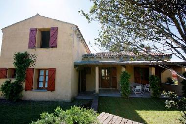 Ansicht Westseite (Haupteingang) , links Fenster zum DZ im Erdgeschoss