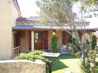 �berdachte Veranda und Garten Westseite