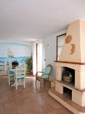 Esszimmer und rechts Kamin