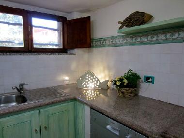 K�che mit Granitplatte im Erdgeschoss