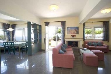 Einblick auf das Komfortapartment 140qm mit offenen Kamin