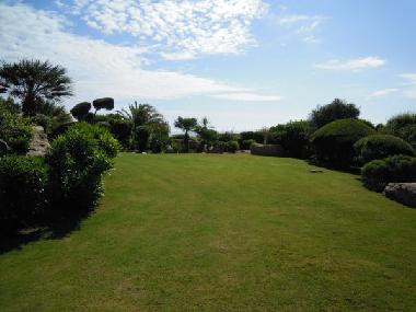 Rasengarten in Richtung Norden