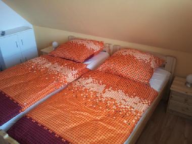 Zimmer 2 mit SAT-TV und Flachbilschirm