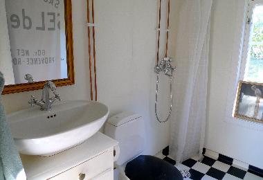 Badezimmer im Haus 1, neu renoviert i altmodischen Stil