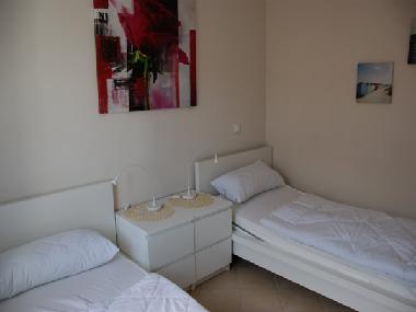 2. Schlafzimmer mit 2 Einzelbetten