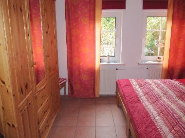 Schlafzimmer 1