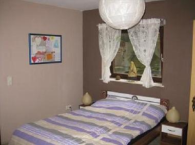 Das separate Schlafzimmer bietet ebenfalls einen Schlafplatz fr 2 Personen.