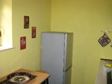 Blick in die K�che. Die K�che ist voll ausgestattet. Sie beinhaltet neben den K�chenutensilien eine 