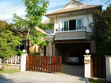 Ferienhaus in Chonburi (Chon Buri) oder Ferienwohnung oder Ferienhaus