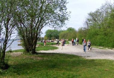 wandern entlang dem Ufer der Wolderwijdsee