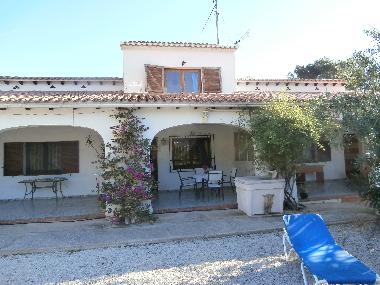 Apartment in einem freistehenden 3-Familien-Haus