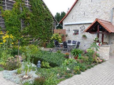 Hofansicht mit Sitzecke