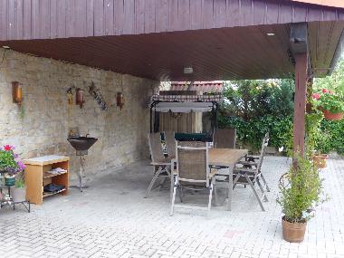 berdachter Grillplatz