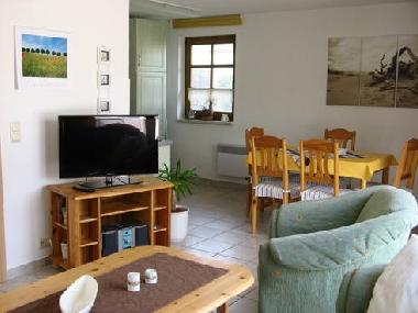 Wohnzimmer mit LCD-TV im EG