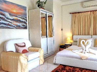 Villa in Karon-Phuket (Phuket) oder Ferienwohnung oder Ferienhaus