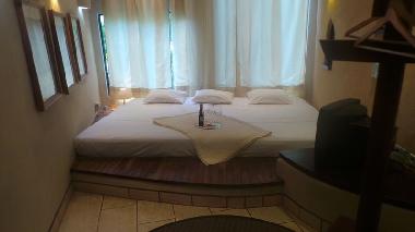 Eines der 4 Schlafr�ume mit 2 Doppelbetten und begehbarem Kleiderschrank