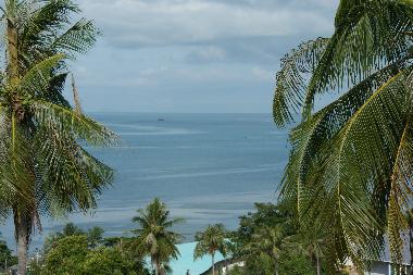 180 Grad Postkarten-Aussicht von der Pool-Terrasse und den Zimmern aus