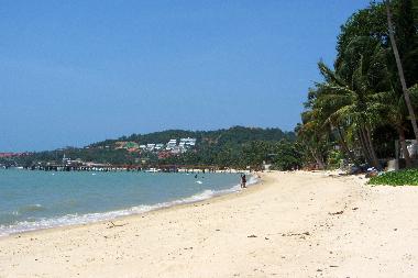 Der 3 km lange Big Buddha Sandstrad, bloss 300-400 m von der Villa entfernt. Weitere 4 super Str�nde