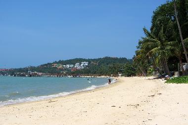 Big Buddha Strand, ohne gefhrl. Wassersport. Bei den weissen Husern liegt auch das Studio.