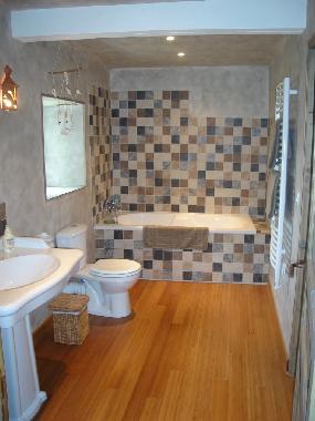 Schloss / Burg in VALOGNES (Manche) oder Ferienwohnung oder Ferienhaus