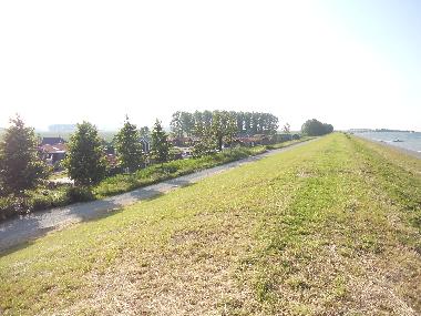 Privat Strand und Wandel und Fahrad Strecke am Oosterschelde