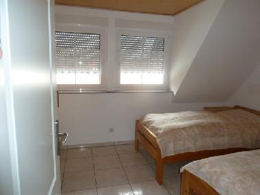 Schlafzimmer 1 mit groem Schrank