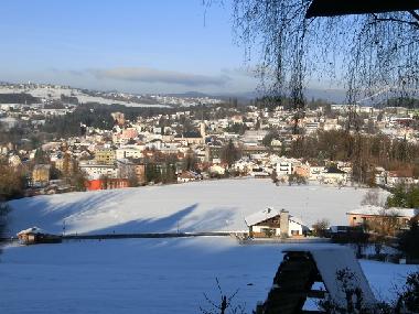 Skipiste der Stadt Feyung ist ca 500  m. entfernt   -  Vor dem Ferienpark ist die Skischule 