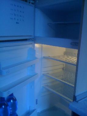 Gro�er K�hlschrank + 2 Gefrierf�cher