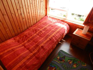 Einzelbett oben 180 x 90 cm