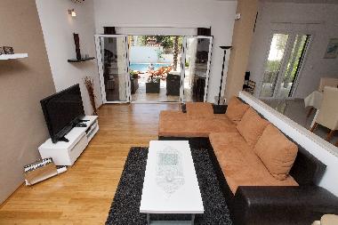 Aus dem Wohnzimmer in den Pool.