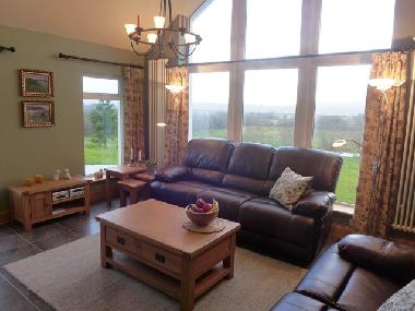 Wohnzimmer mit Panoramafenster