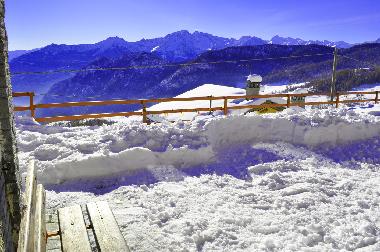 visit the apartment website: www.niddelaigle.jimdo.com/english