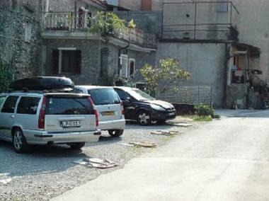 Privater parkplatz letzter von 4