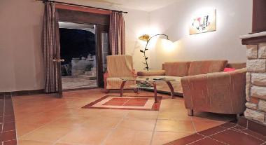 Wohnzimmer-K�che-Gro�e Terrasse mit Grill